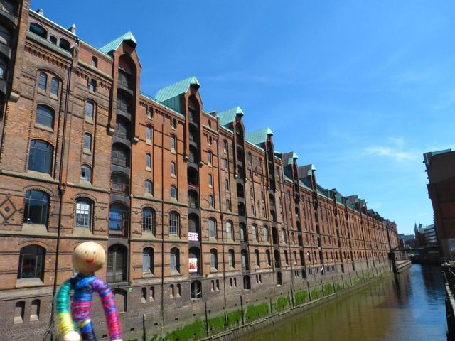 http://i649.photobucket.com/albums/uu215/RikeH_2009/A%2012/G_0092.jpg