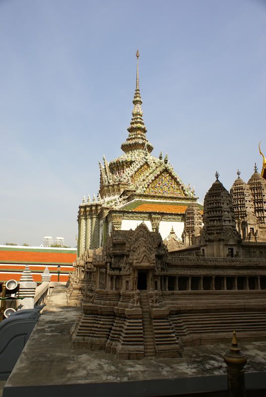 Bankok-Hr-Izumr-Buddi05686.jpg