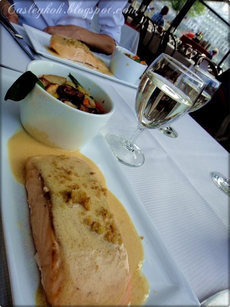 Dinner cruise @ Seine river, Paris
- salmon
