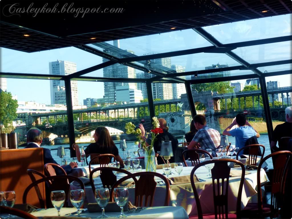 Mirrored rooftop cruise
