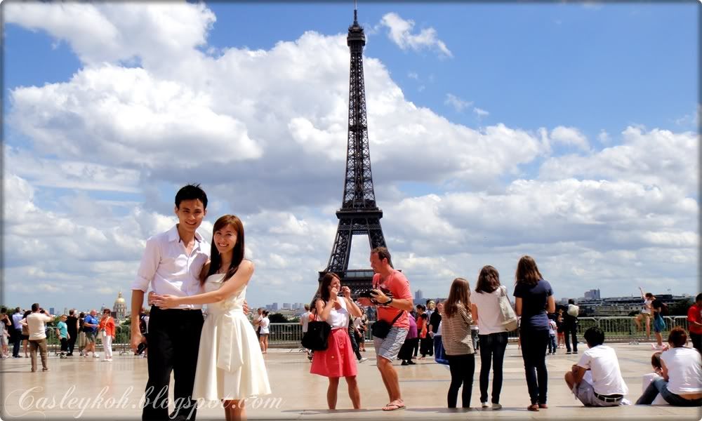Couple best wedding photo with Eiffel Tower