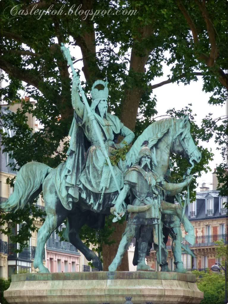 Knight statue with horse Paris Rome